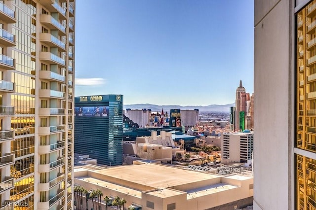 view of city featuring a mountain view