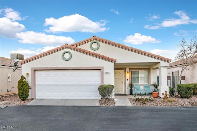 view of front facade featuring a garage