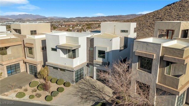 bird's eye view with a mountain view