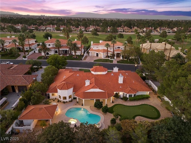 view of aerial view at dusk