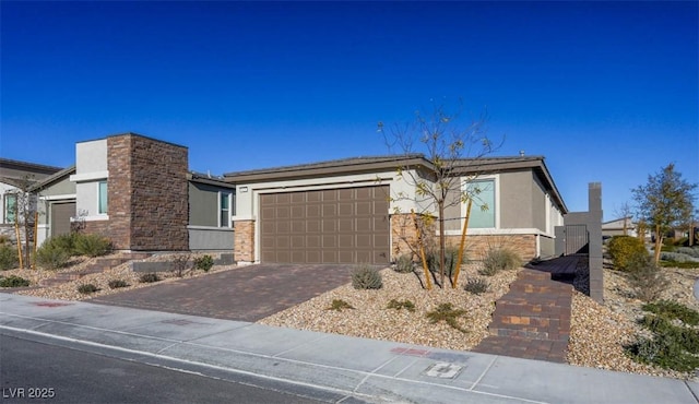 view of front facade with a garage