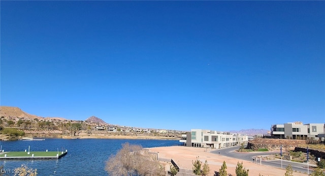 water view featuring a mountain view