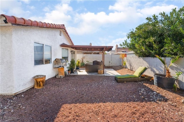 view of yard featuring a patio area