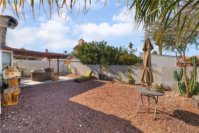 view of yard featuring a patio