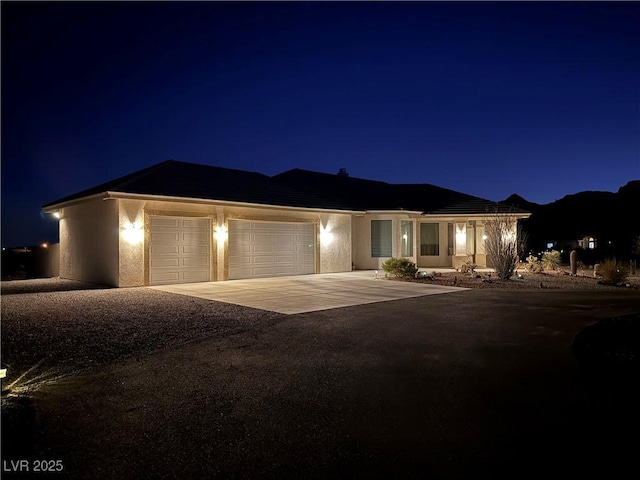 view of front facade featuring a garage