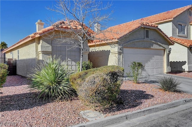 view of front facade featuring a garage