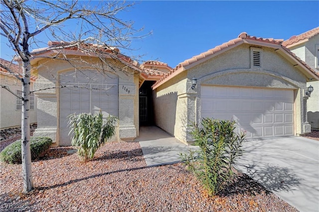 view of front facade with a garage