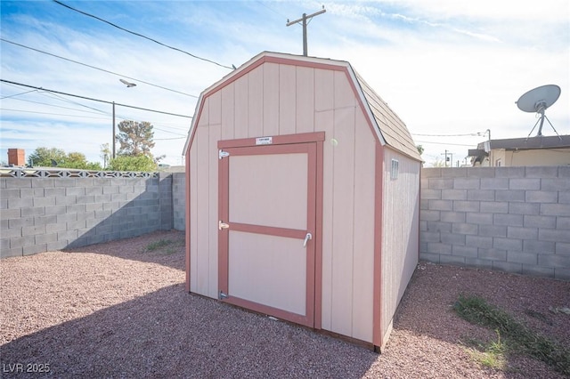 view of outbuilding