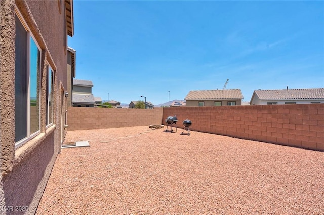 view of yard featuring a patio area