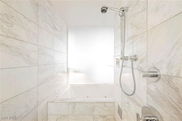 bathroom featuring tiled shower