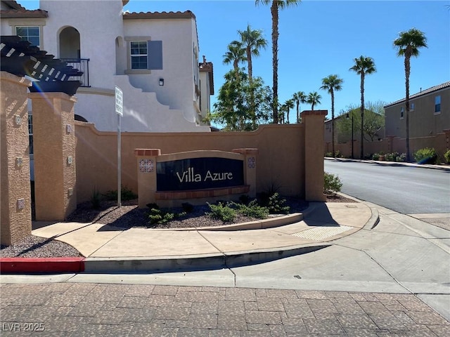 view of community / neighborhood sign