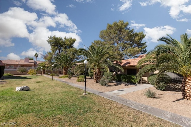 view of front of home featuring a front lawn