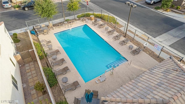 view of swimming pool featuring a patio