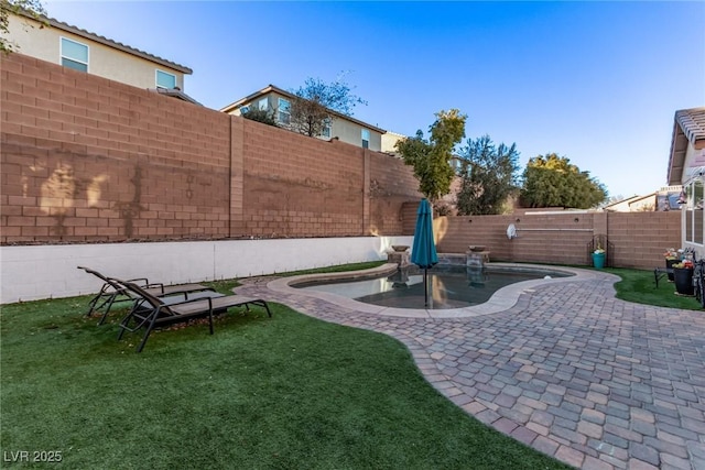 view of yard with a patio