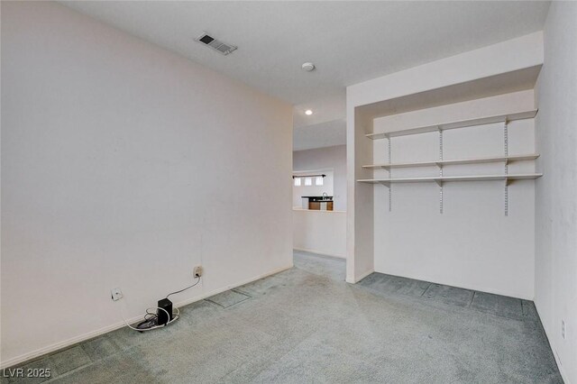 unfurnished room with carpet