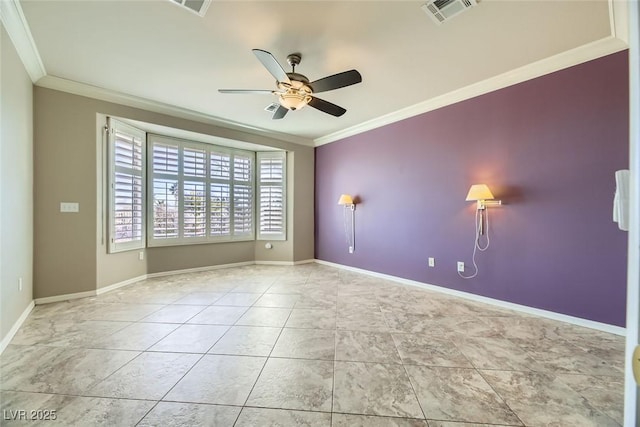 empty room featuring ceiling fan and crown molding