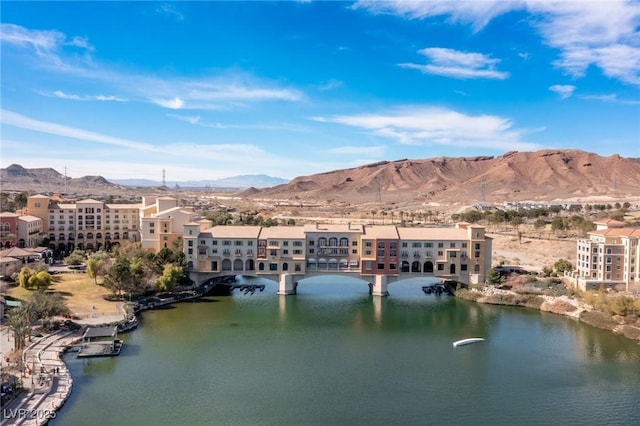 water view with a mountain view