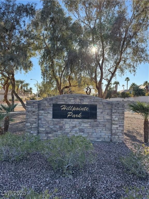 view of community / neighborhood sign