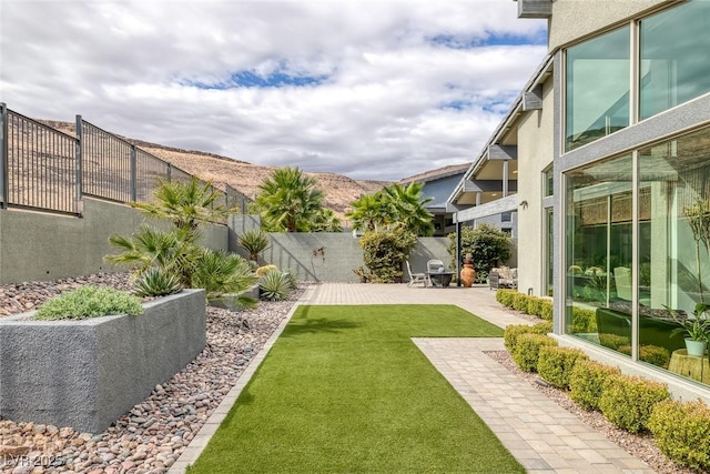 view of yard with a patio