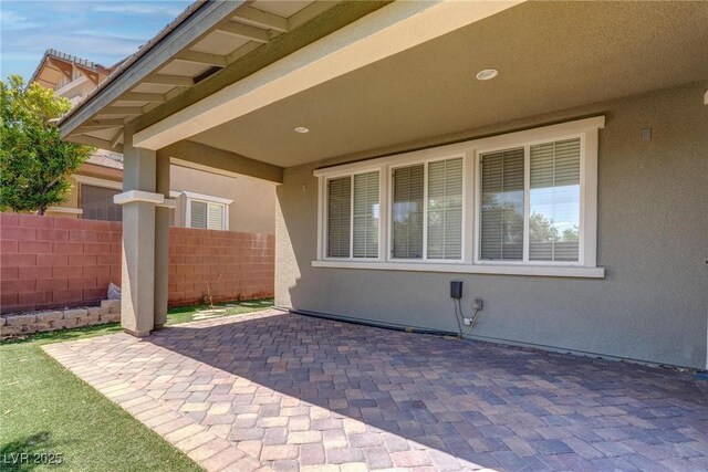 10273 Aragon Crown Rd, Las Vegas, NV 89135 - view of patio / terrace with fence
