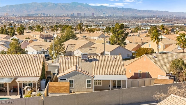 bird's eye view with a mountain view