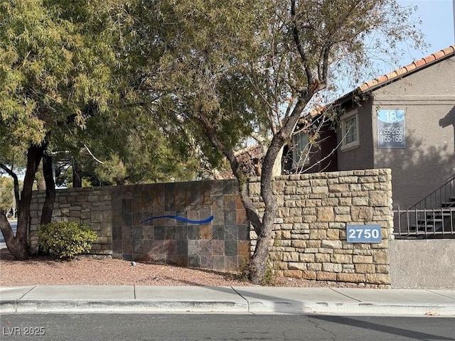 view of community / neighborhood sign