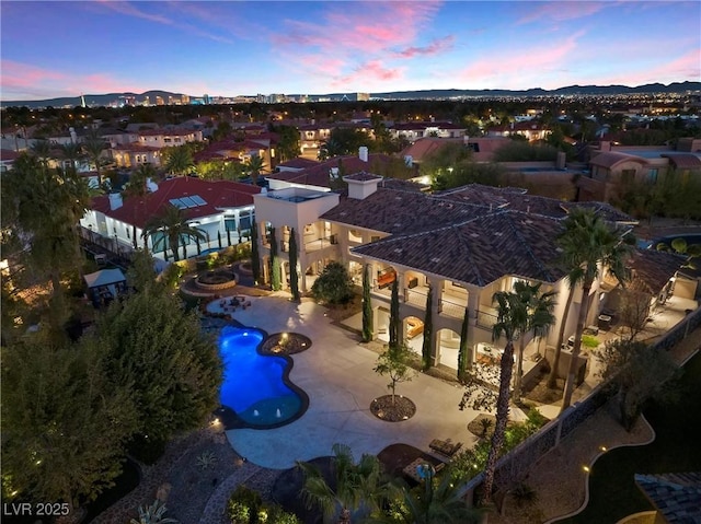 view of aerial view at dusk