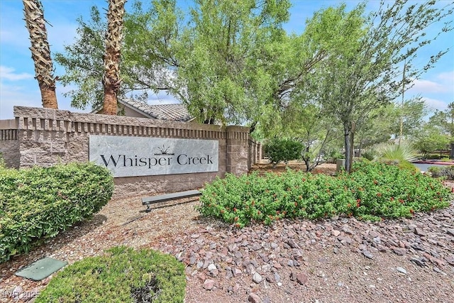 view of community / neighborhood sign