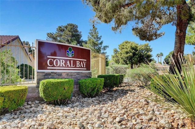 view of community / neighborhood sign