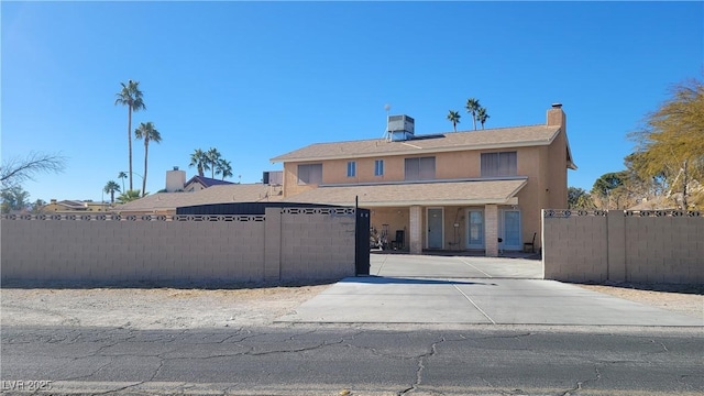 view of front of property