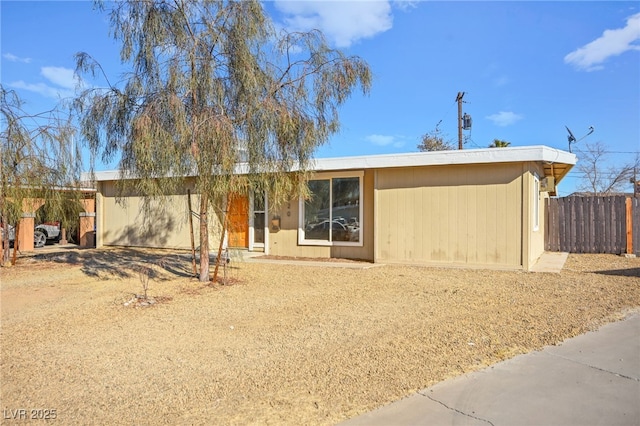 view of front of property