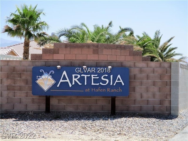 view of community / neighborhood sign