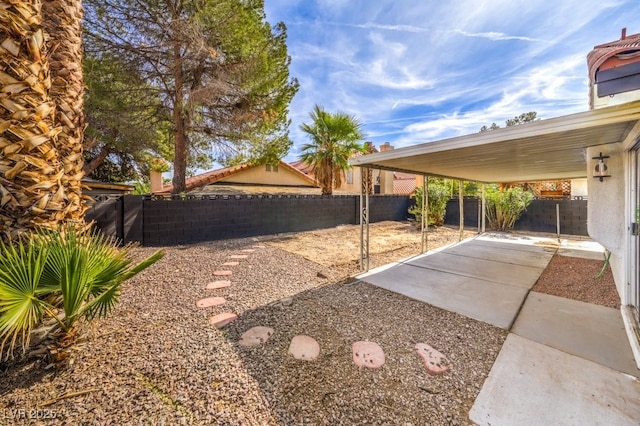 view of yard featuring a patio