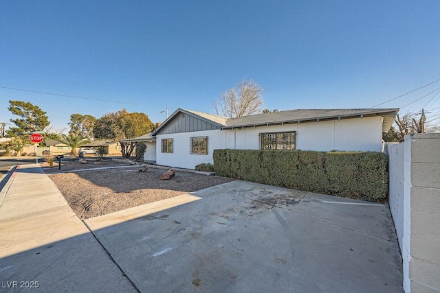 view of front of property