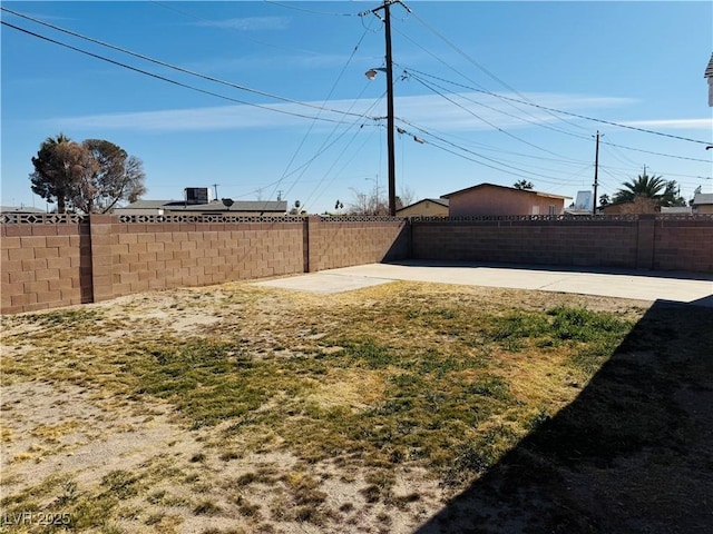 view of yard with a patio