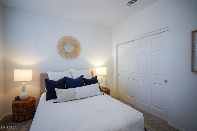 bedroom featuring carpet floors and a closet