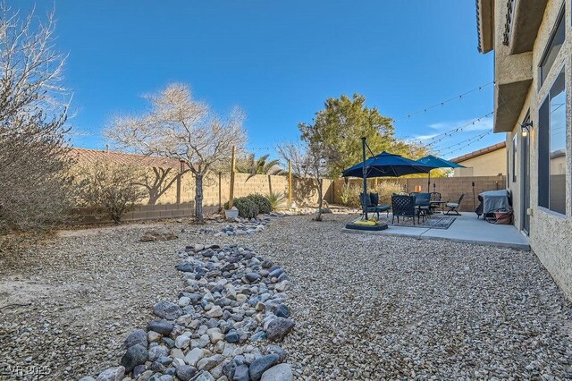 view of yard with a patio