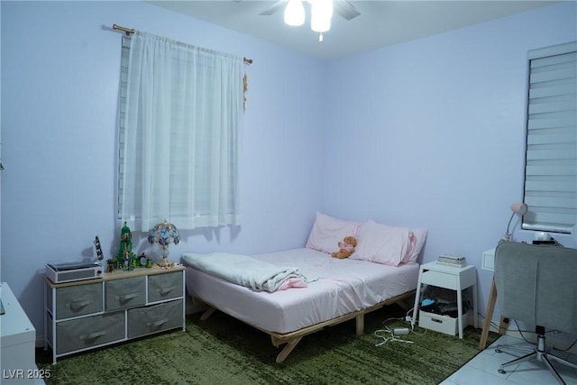 bedroom with ceiling fan