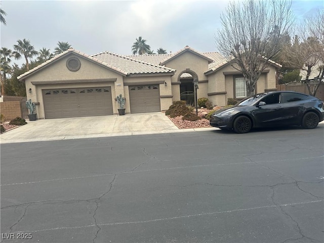 view of front facade featuring a garage