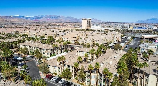 bird's eye view featuring a mountain view