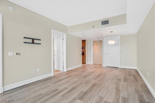 2700 Las Vegas Blvd Unit 3105, Las Vegas, NV 89109 - unfurnished room featuring light wood-type flooring and a smoke detector