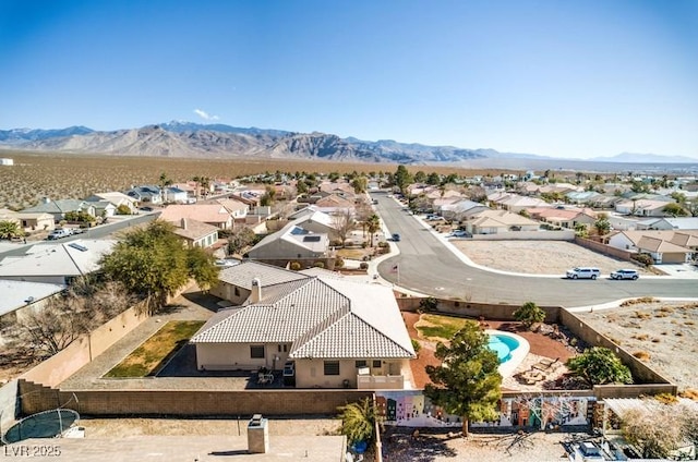 bird's eye view featuring a mountain view