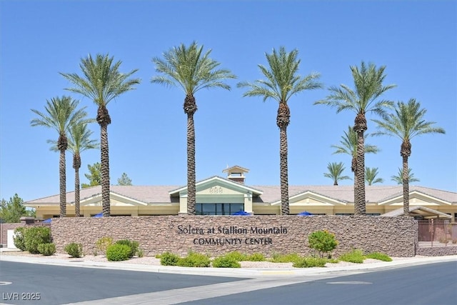 view of community / neighborhood sign