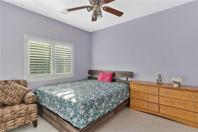 bedroom with ceiling fan