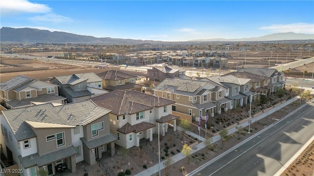 bird's eye view featuring a mountain view