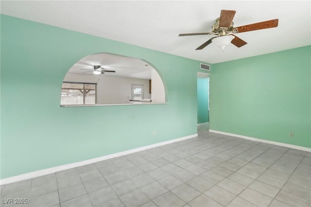 empty room with ceiling fan