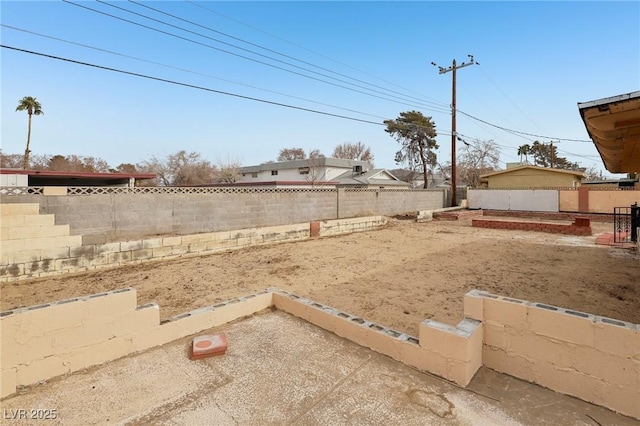 view of yard featuring a patio