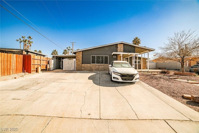 view of front of property