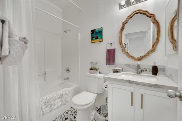 full bathroom featuring shower / tub combo with curtain, vanity, and toilet