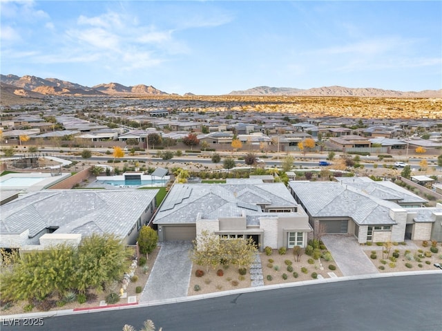 bird's eye view featuring a mountain view